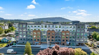 Queens Garden Apartments in Duncan, BC - Building Photo