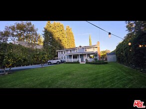 4744 Haskell Ave in Los Angeles, CA - Building Photo - Building Photo