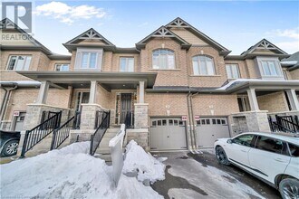 26 Roywood St in Kitchener, ON - Building Photo - Building Photo