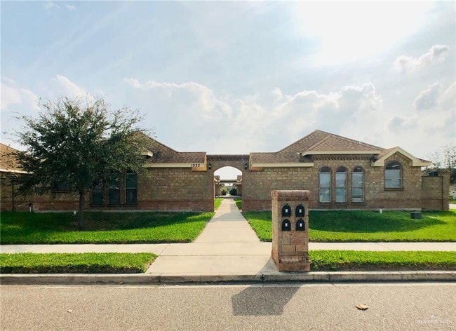 property at 1922 Upland Dr