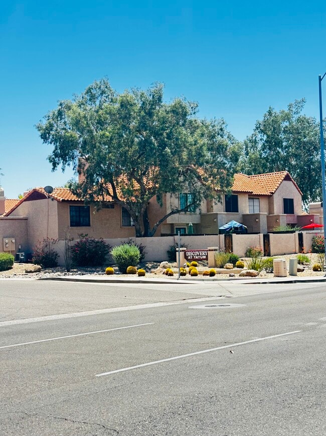 property at 4901 E Kelton Ln