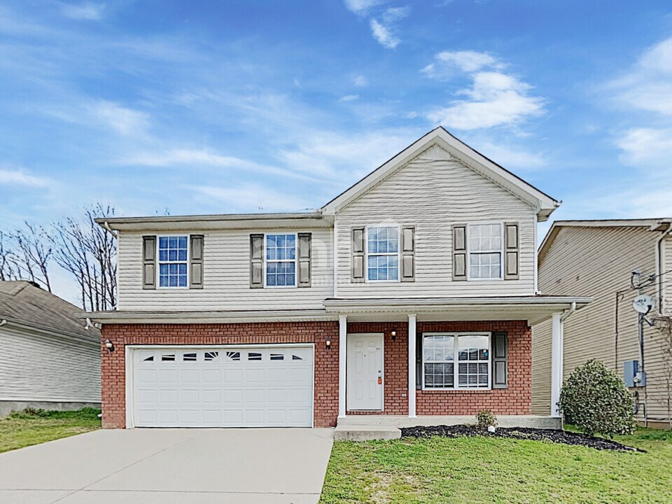 1433 Priestshore Bay in Antioch, TN - Building Photo