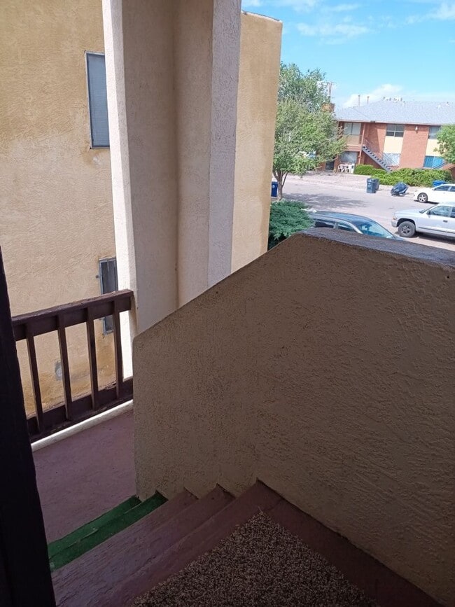 property at 304 Dunes Pl SE