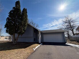 11941 69th Ave N in Maple Grove, MN - Building Photo