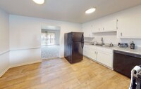 360 Roseman Ct photo'