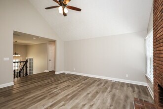 1218 Raleigh Way NW in Lawrenceville, GA - Foto de edificio - Building Photo