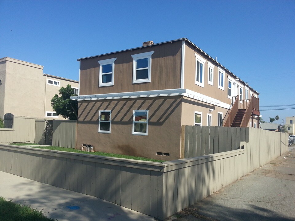 4325-4331 Mcclintock St in San Diego, CA - Building Photo