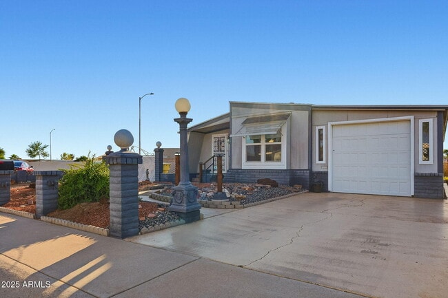 17048 N 66th Terrace in Glendale, AZ - Foto de edificio - Building Photo