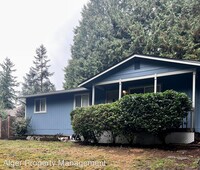 7990 NE Beachwood Ave in Poulsbo, WA - Building Photo - Building Photo