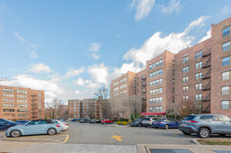 Kennedy Street Quad in Bayside, NY - Building Photo - Building Photo