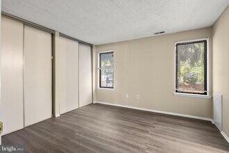 4901A Dunbarton Rd in Mount Laurel, NJ - Building Photo - Building Photo