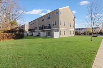 1 Creekside Wy in Burlington, NJ - Building Photo - Building Photo