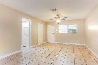 570 SW 31st Ave in Fort Lauderdale, FL - Building Photo - Building Photo