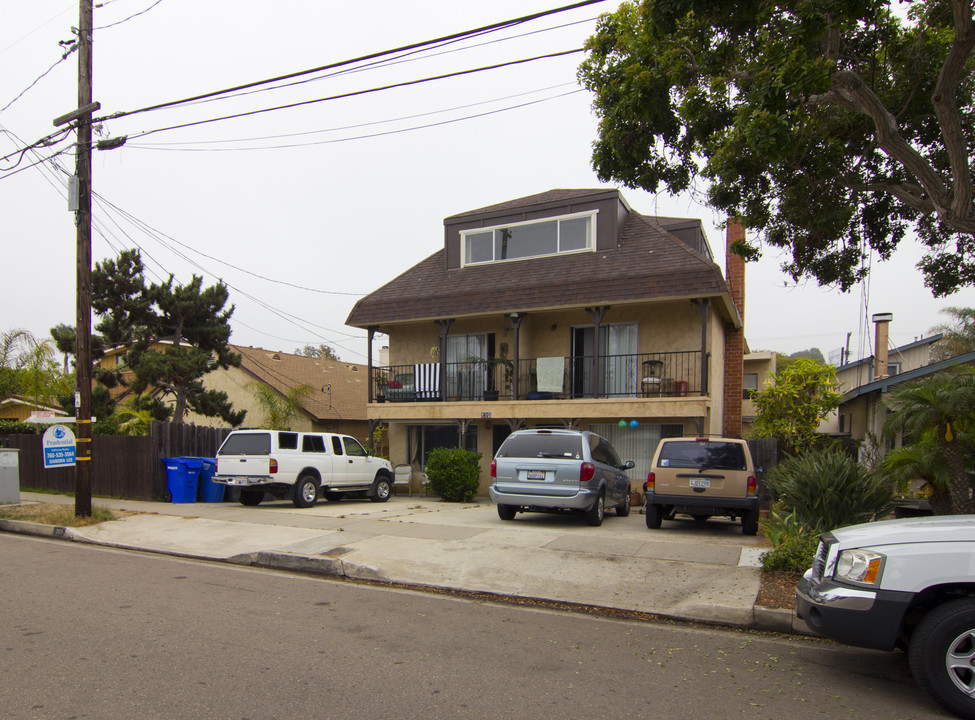 265-267 La Veta Ave in Encinitas, CA - Building Photo