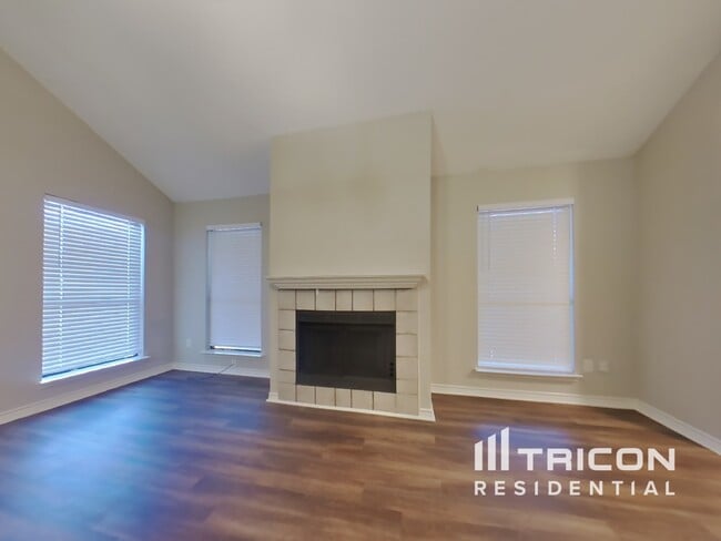 4704 Wineberry Dr in Fort Worth, TX - Building Photo - Building Photo