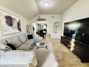 3309 Jose C Santos Dr in Laredo, TX - Building Photo - Building Photo