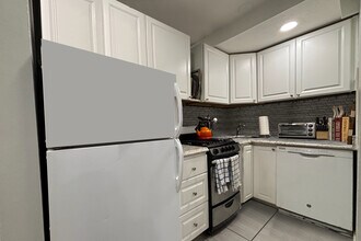 140 Kenrick St, Unit 144-3 in Boston, MA - Building Photo - Building Photo