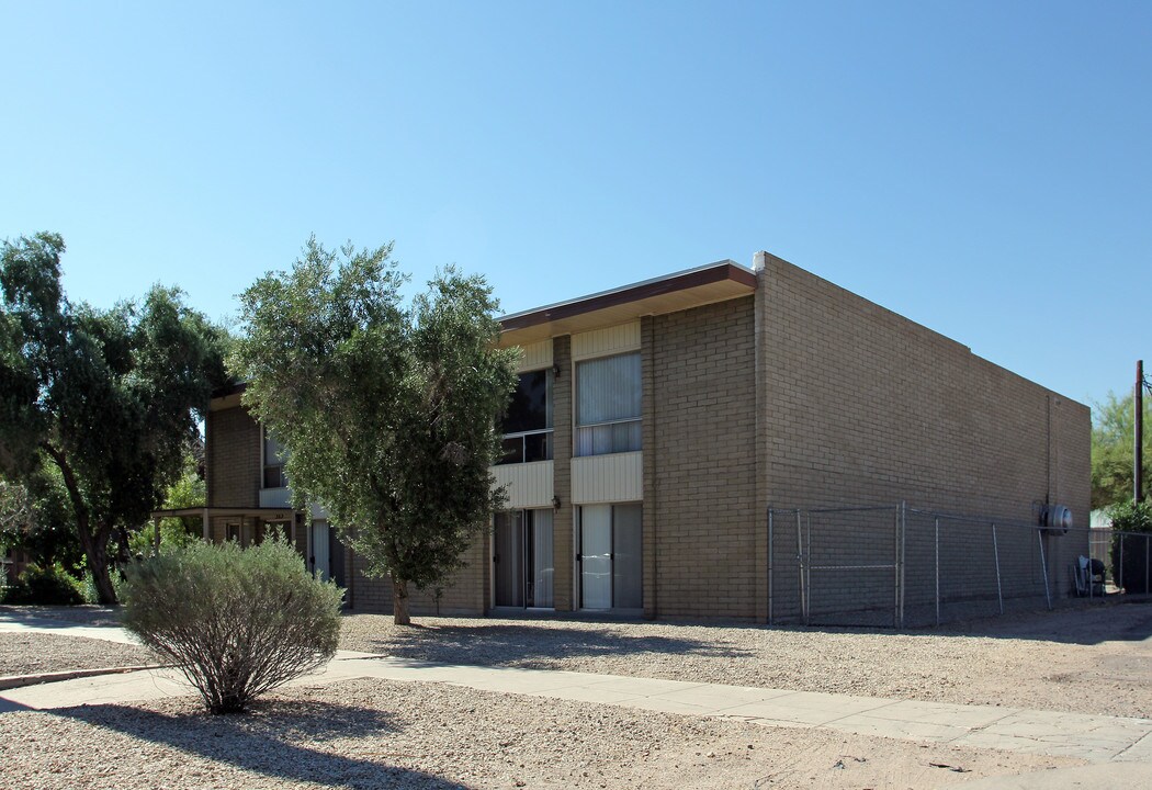 Nan Doueen in Phoenix, AZ - Building Photo