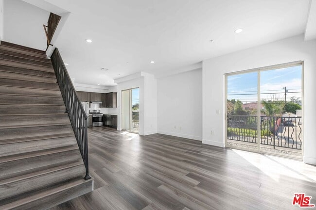 6006 Klump Ave in Los Angeles, CA - Building Photo - Building Photo