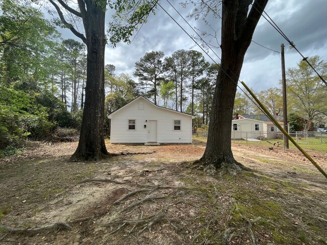 402 S Elm St in Maxton, NC - Building Photo - Building Photo