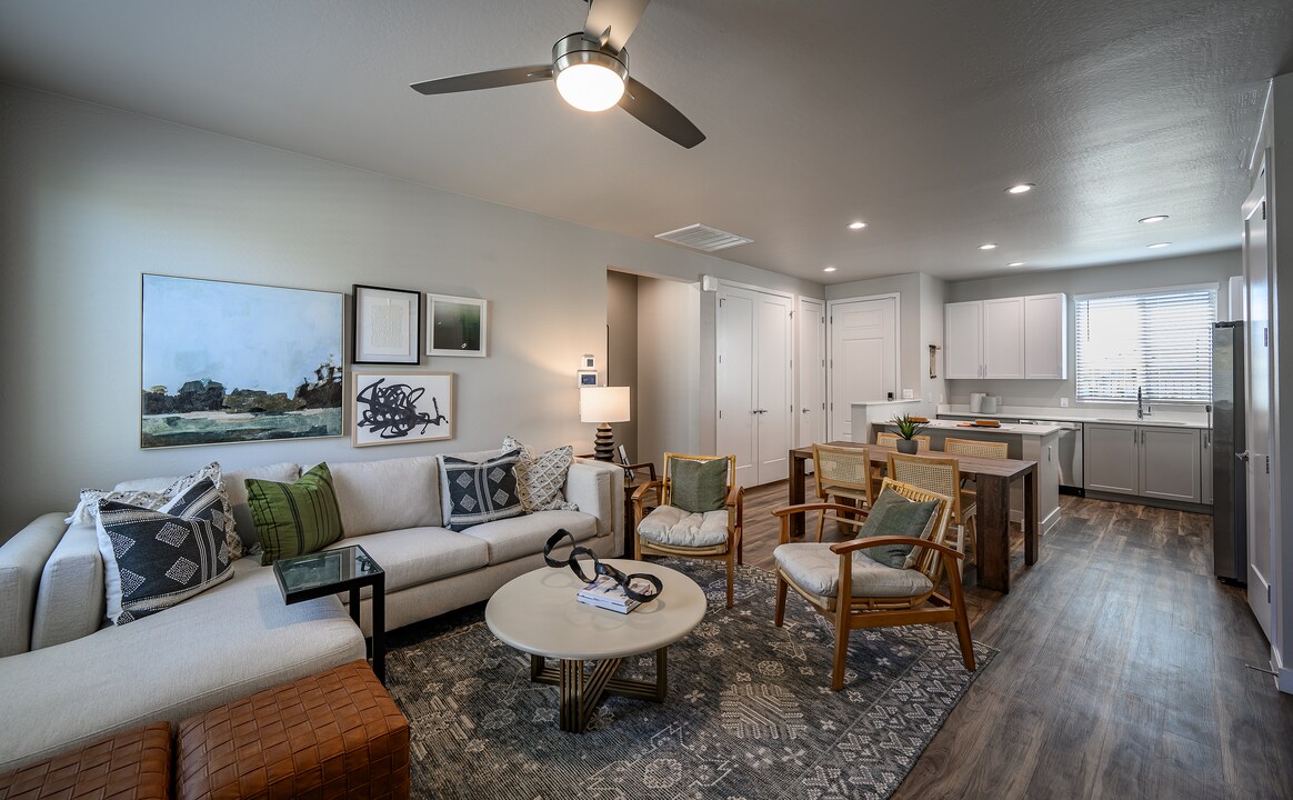 Village at Carver Mountain in Laveen, AZ - Foto de edificio