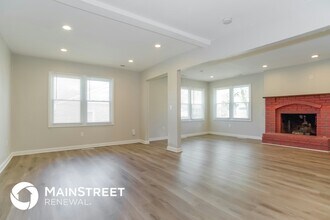 12712 10th St in Grandview, MO - Building Photo - Building Photo