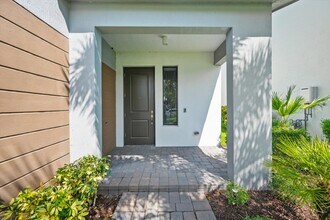 16259 Sandy Shore Dr in Westlake, FL - Building Photo - Building Photo