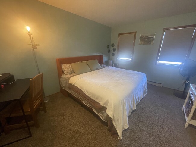 property at 1612 W Olive St
