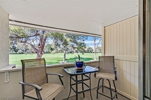 668 Oakmont Ave in Las Vegas, NV - Building Photo