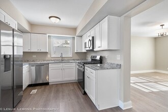 2970 Middlebury Ct W in Aurora, IL - Foto de edificio - Building Photo