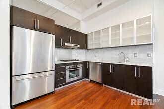 99 Gold St in Brooklyn, NY - Foto de edificio - Building Photo