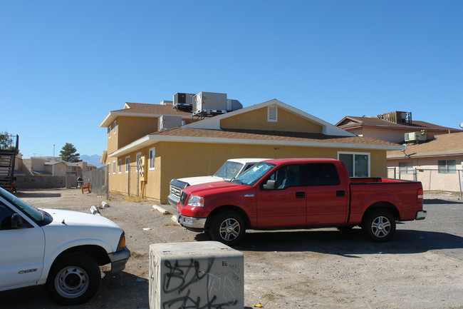 Haas Apartments in Las Vegas, NV - Building Photo - Building Photo