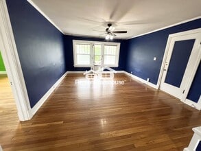 406 E 43rd St in Kansas City, MO - Foto de edificio - Building Photo