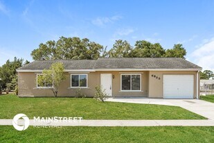 6825 Appomattox Dr in North Port, FL - Building Photo