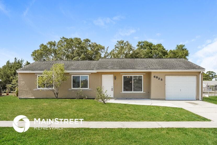 6825 Appomattox Dr in North Port, FL - Foto de edificio