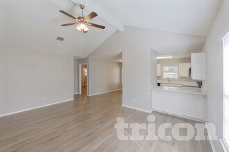 1708 N Bent Tree Trail in Grand Prairie, TX - Building Photo - Building Photo