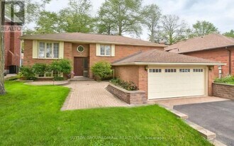 16 Gibbon Dr in Barrie, ON - Building Photo