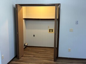 1075 S Kansas Ave-Unit -A in Springfield, MO - Building Photo - Building Photo