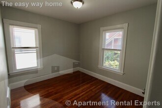 34 Russell St in Malden, MA - Building Photo - Building Photo