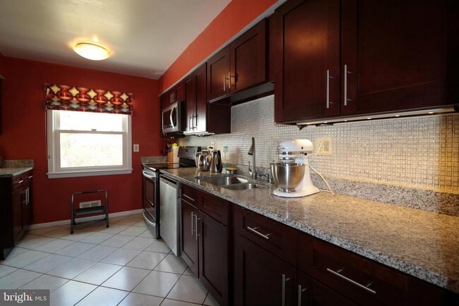 1113 Chiswell Ln in Silver Spring, MD - Building Photo - Building Photo