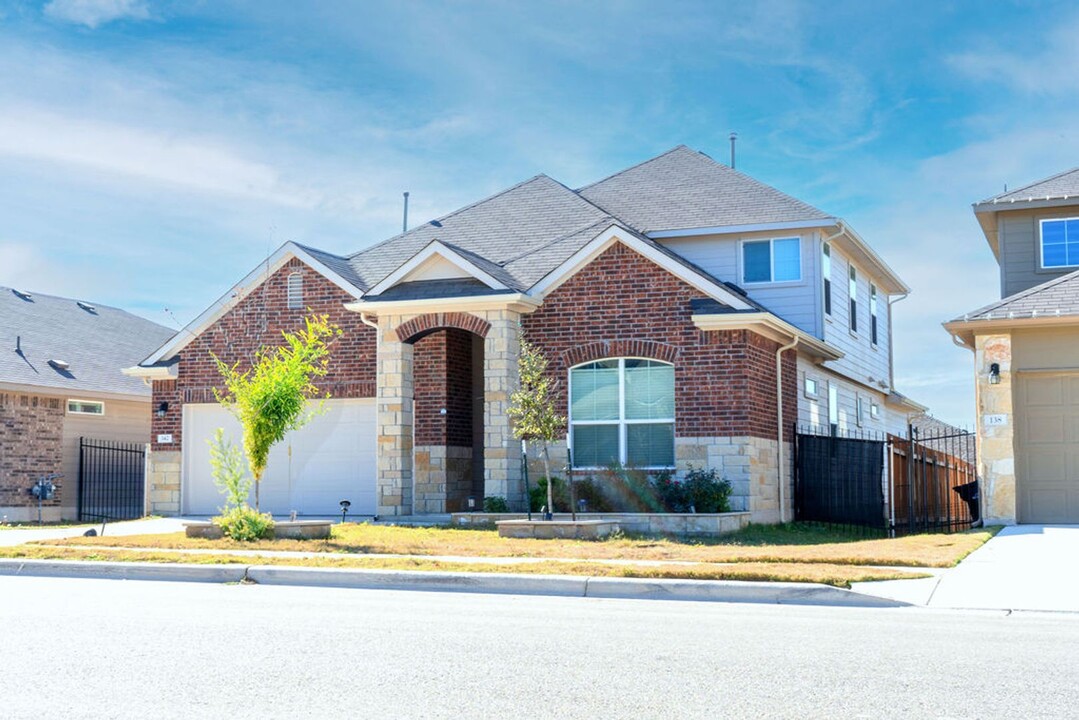 142 Arrowhead Vine St in Leander, TX - Building Photo