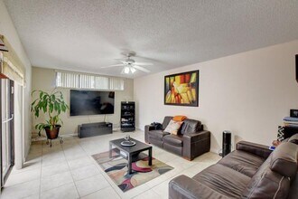 8279 Severn Dr in Boca Raton, FL - Building Photo - Building Photo