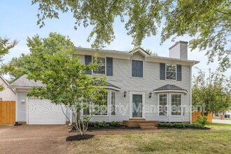 5120 English Village Dr in Nashville, TN - Building Photo - Building Photo