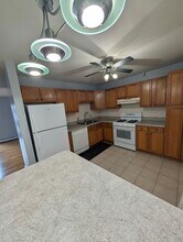8856 Northshore Dr, Unit 1E in Des Plaines, IL - Building Photo - Building Photo