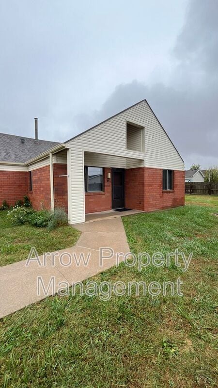 property at 11141 N 137th St