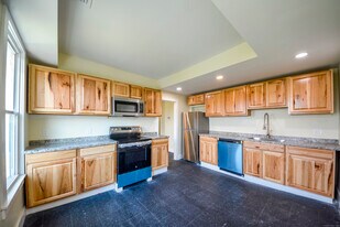 92 High St in Waterbury, CT - Building Photo