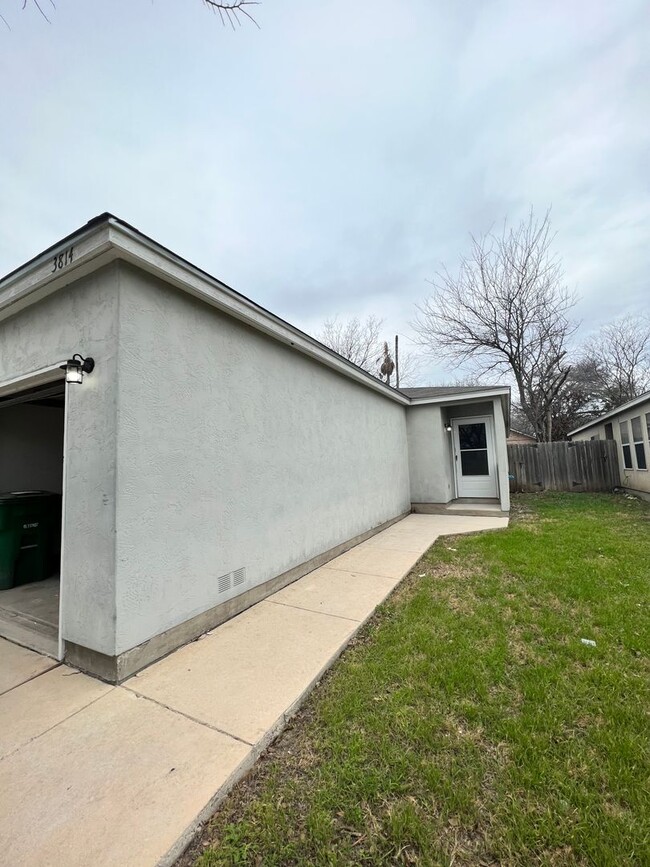 property at 3814 Maverick Crk Rd
