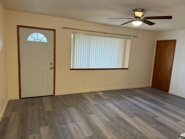 1337 SW Foundry St, Unit B