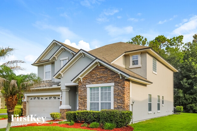 2060 Heritage Oaks Ct in Orange Park, FL - Foto de edificio - Building Photo