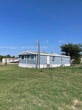 7100 Karen Ln in Joshua, TX - Building Photo - Building Photo